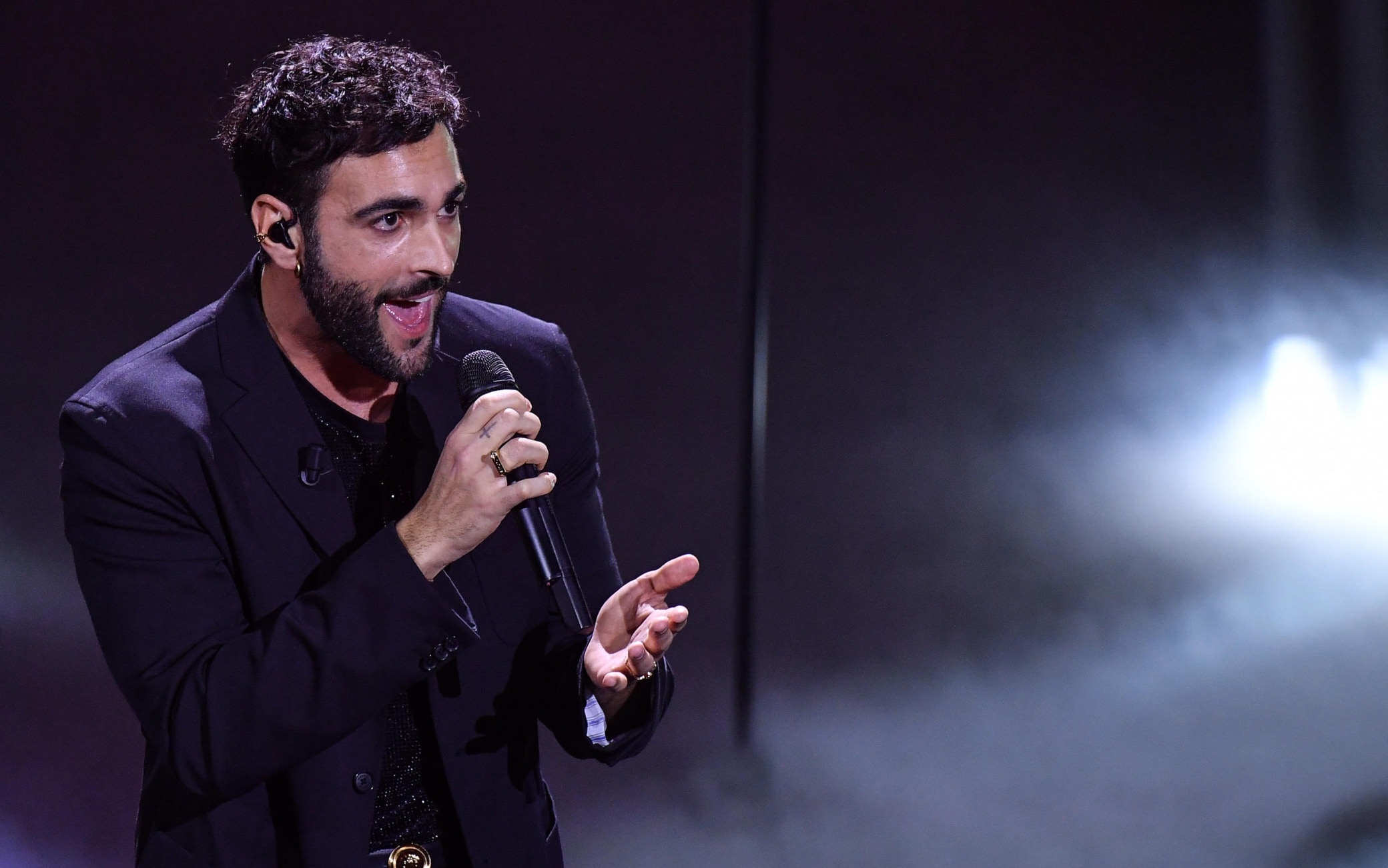 Sanremo 2022, Marco Mengoni enchants with his 