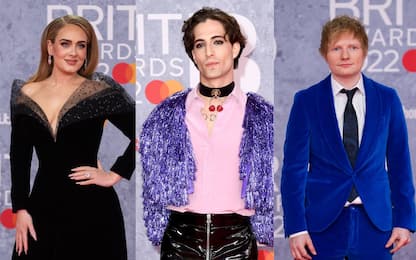 BRIT Awards, l'eleganza di Adele, i Maneskin in latex: tutti i look