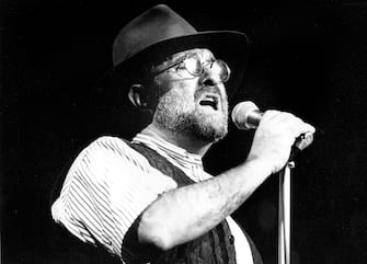 (KIKA) - MILAN - Lucio Dalla passed away at the age of 69. Some images of his wonderful career.

