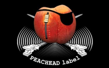 Peachead logo