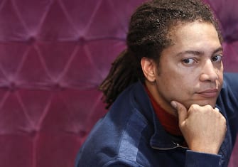 TO GO WITH THE STOTY IN FRENCH: "TERENCE TRENT D'ARBY N'EST PLUS, MERCI DE L'APPELER SANANDA MAITREYA" - US singer and musician Terence Trent d'Arby, Alias Sananda Maitreya, poses, 02 October 2007 in Paris. AFP PHOTO BERTRAND GUAY (Photo credit should read BERTRAND GUAY/AFP via Getty Images)