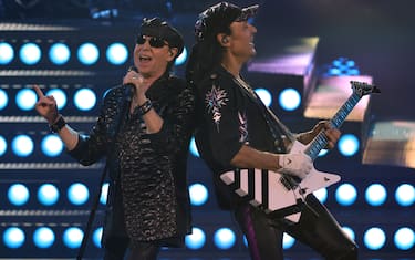 LAS VEGAS, NEVADA - MARCH 26: Singer Klaus Meine (L) and guitarist Matthias Jabs of Scorpions perform on opening night of the band's nine-date residency, "Sin City Nights" at Zappos Theater at Planet Hollywood Resort & Casino on March 26, 2022 in Las Vegas, Nevada. (Photo by Ethan Miller/Getty Images)