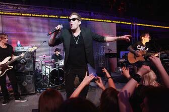 WASHINGTON, DC - JANUARY 20:  Mark McGrath of Sugar Ray performs with Camp Freddy at the 2013 Green Inaugural Ball at NEWSEUM on January 20, 2013 in Washington, DC.  (Photo by Taylor Hill/Getty Images)