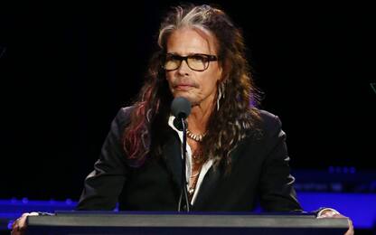 Un donna accusa Steven Tyler, voce degli Aerosmith, di molestie