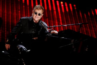 (KIKA) - SANREMO - Elton John live at 66th Sanremo Festival.

