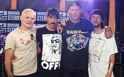 I Red Hot Chili Peppers pubblicano la nuova canzone "Nerve Flip"