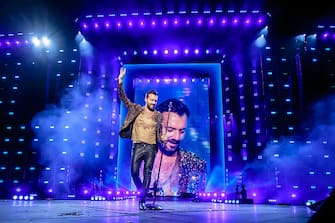MILAN, ITALY - JUNE 13: Cesare Cremonini performs at Stadio San Siro on June 13, 2022 in Milan, Italy.  (Photo by Sergione Infuso / Corbis via Getty Images)