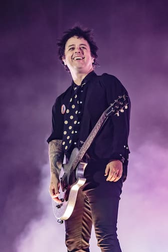 MILAN, ITALY - JUNE 15: Billie Joe Armstrong of Green Day performs at Ippodromo SNAI La Maura during the I-Days Festival on June 15, 2022 in Milan, Italy. (Photo by Sergione Infuso/Corbis via Getty Images)