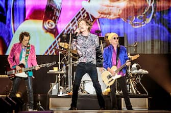 MILAN, ITALY - JUNE 21: Ronnie Wood, Mick Jagger and Keith Richards of The Rolling Stones perform at Stadio San Siro on June 21, 2022 in Milan, Italy.  (Photo by Sergione Infuso / Corbis via Getty Images)