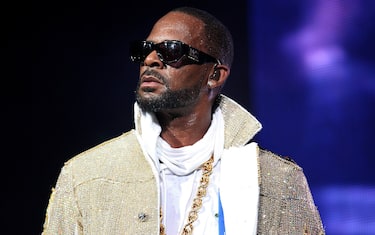 CHICAGO - JUNE 22:  Singer R. Kelly performs at the United Center during the "WGCI-FM Summer Jam 2014" on June 22, 2014 in Chicago, Illinois. (Photo By Raymond Boyd/Getty Images) 