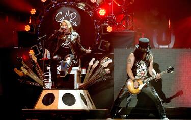 Guns N'Roses, cancellato il concerto di Glasgow per problemi di salute