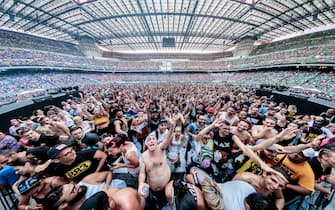 MILAN, ITALY - JULY 15: Audience at the concert of Max Pezzali at Stadio San Siro on July 15, 2022 in Milan, Italy.  (Photo by Sergione Infuso / Corbis via Getty Images)