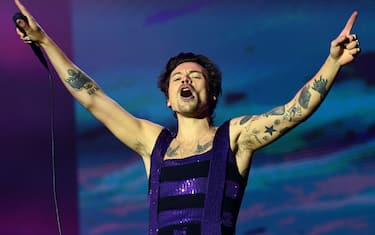 COVENTRY, ENGLAND - MAY 29: Harry Styles performs on stage during Radio 1's Big Weekend 2022 at War Memorial Park on May 29, 2022 in Coventry, England. (Photo by Dave J Hogan/Getty Images)