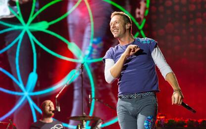 Chris Martin ha una brutta infezione, i Coldplay rimandano 8 concerti