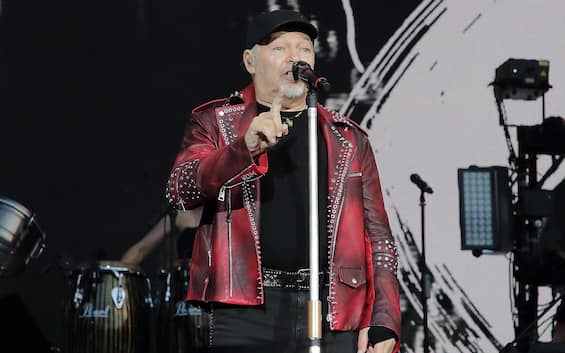 Vasco Rossi Live 2022, the tour book comes out on October 18