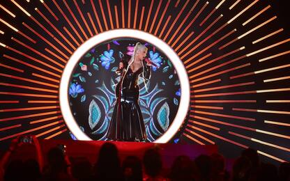 Christina Aguilera annuncia un nuovo videoclip del brano Beautiful