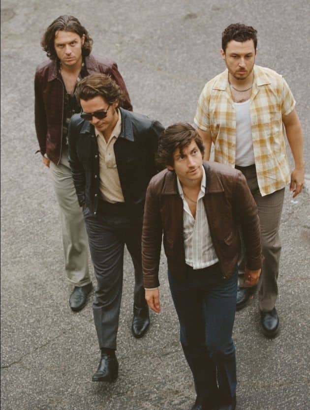 Gli Arctic Monkeys al completo