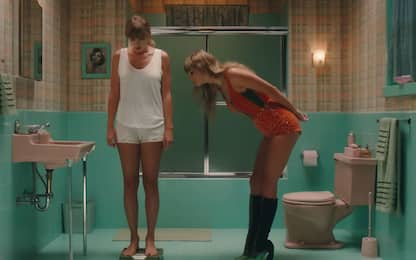 Taylor Swift rimuove parola "fat" da video di Anti-Hero dopo polemiche