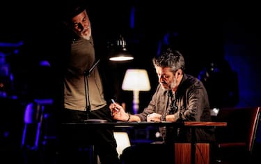 MILAN, ITALY - NOVEMBER 14: Gianluca Misiti and Daniele Silvestri perform at Teatro degli Arcimboldi on November 14, 2022 in Milan, Italy. (Photo by Sergione Infuso/Corbis via Getty Images)
