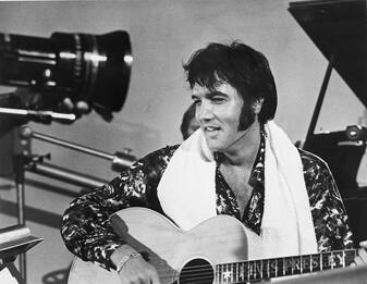 Elvis Presley, torna in concerto come ologramma grazie all'AI