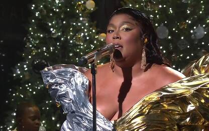 Lizzo, la cantante vorrebbe fare una canzone con Adele: "Il mio idolo"