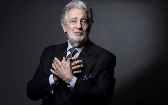 A Spanish singer has accused Placido Domingo of harassment