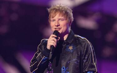 Ed Sheeran, surprise performance at wedding with unreleased singer.  VIDEO