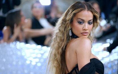 Rita Ora, il video del nuovo singolo Praising You con Fatboy Slim