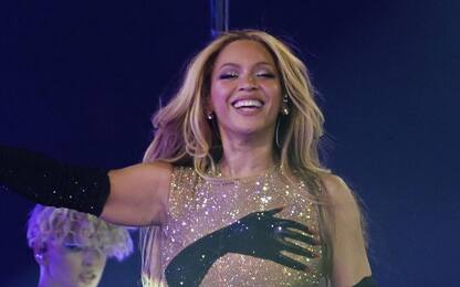Beyoncé ringrazia una fan che è stata a 35 suoi concerti. VIDEO