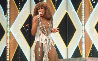 American singer, Tina Turner, performing the Eagles’ hit, ‘Life in the Fast Lane’ at the Las Vegas Entertainment Awards, Las Vegas, Nevada, 4th December 1977. (Photo by Michael Ochs Archives/Getty Images)