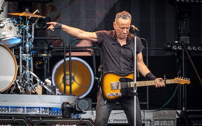 Bruce Springsteen è malato e rinvia due concerti: l'annuncio del Boss