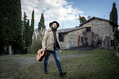 Oltre Le Nuvole, 25 artisti in concerto per aiutare la Romagna