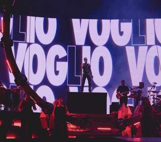 Marco Mengoni to the sixty thousand of the Circus Maximus: “Love is free and always will be”