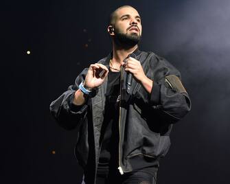 ATLANTA, GA - AUGUST 25: Drake performs at Philips Arena on August 25, 2016 in Atlanta, Georgia.  (Photo by Chris McKay/Getty Images)