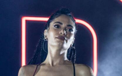 Elodie, il testo e il significato del nuovo singolo A fari spenti