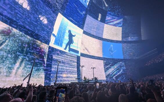 U2, incredible scenography at the Sphere concert in Las Vegas.  VIDEO