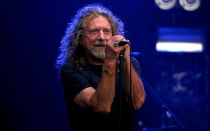 Led Zeppelin, Robert Plant fa Stairway to Heaven dopo 16 anni. VIDEO