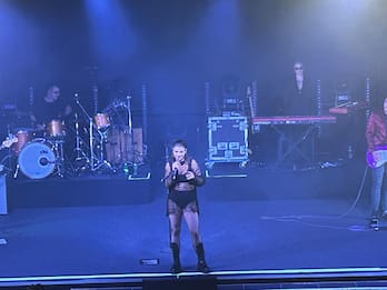 Emma porta il rock In Da Club: recensione del concerto e scaletta