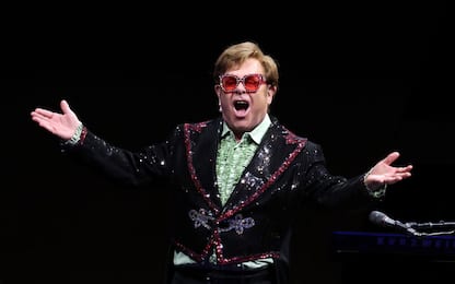 Elton John, otto milioni di dollari per l'asta a New York