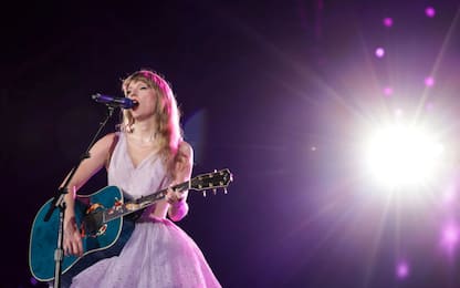 Taylor Swift, Death by a Thousand Cuts bonus track di The Eras Tour