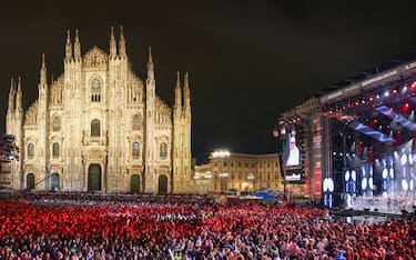 Radio Italia Live a Milano, oltre 20mila persone sotto la pioggia