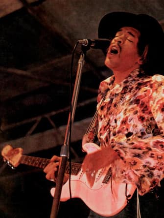 Jimi Hendrix (1942-1970) performs on stage at Woburn Pop Festival, Woburn Abbey, UK, August 1968. (Photo by Michael Putland/Getty Images)