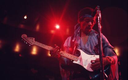 Jimi Hendrix, 50 anni fa moriva la superstar della chitarra rock. FOTO