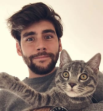 Alvaro Soler has posted a photo on Instagram with the  following remarks:
This crazy guy wishes you a happy Saturday!   #Caturday 
Instagram 17/11/2018    

This is a private photo posted on social networks and supplied by this Agency. This Agency does not claim any ownership including but not limited to copyright or license in the attached material. Fees charged by this Agency are for Agency's services only, and do not, nor are they intended to, convey to the user any ownership of copyright or license in the material. By publishing this material you expressly agree to indemnify and to hold this Agency and its directors, shareholders and employees harmless from any loss, claims, damages, demands, expenses (including legal fees), or any causes of action or allegation against this Agency arising out of or connected in any way with publication of the material. ( - 2019-05-03, private/IPASocialIT / IPA) p.s. la foto e' utilizzabile nel rispetto del contesto in cui e' stata scattata, e senza intento diffamatorio del decoro delle persone rappresentate