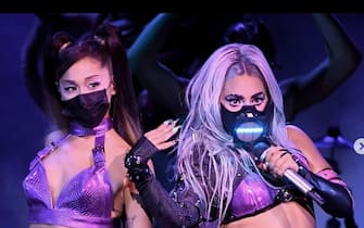 (KIKA) - NEW YORK - Gli MTV VMA 2020 sono certo stati i piÃ¹ anomali della storia della manifestazione: red carpet di tutto rispetto e performance di alto livello, il trionfo di Lady Gaga e Ariana Grande, ma il tutto... senza pubblico, a causa delle limitazioni imposte dal Covid 19.LEGGI ANCHE:Â Â Mtv VMA 2019, il debutto in pubblico di Camila e ShawnLa regina della serata Ã¨ stata Lady Gaga, che si Ã¨ portata via quasi tutti i Moon Awards a cominciare dal premio per Artista dell&#39;anno. La collaborazione con Ariana Grande per Rain on Me, poi, ha fatto guadagnare al duo, autore di una incredibile performance, il premio come miglior collaborazione e Canzone dell&#39;Anno.LE IMMAGINI[galleria]Premi anche per The Weeknd, Miglior Video per Blinding Lights, Machine Gun Kelly premiato come Best Alternative, e il gruppo coreano BTS, vincitori come Best Group e Best Pop. Ecco di seguito tutti i vincitori della serata.Â GUARDA ANCHE:Â Mtv Vma 2019: gli stilisti sul tappeto rossoArtist of the YearDaBabyJustin BieberLady Gaga - VINCITOREMegan Thee StallionPost MaloneThe WeekndÂ Video of the YearBillie Eilish: "Everything I Wanted"Eminem ft. Juice WRLD: "Godzilla"Future ft. Drake: "Life Is Good"Lady Gaga with Ariana Grande: "Rain on Me"Taylor Swift: "The Man"The Weeknd: "Blinding Lights" - VINCITOREÂ Song of the YearBillie Eilish: "Everything I Wanted"Doja Cat: "Say So"Lady Gaga with Ariana Grande: "Rain on Me" - VINCITOREMegan Thee Stallion: "Savage"Post Malone: "Circles"Roddy Ricch: "The Box"Â Best CollaborationAriana Grande & Justin Bieber: "Stuck With U"Black Eyed Peas ft. J Balvin: "RITMO (Bad Boys for Life)"Ed Sheeran ft. Khalid: "Beautiful People"Future ft. Drake: "Life Is Good"Karol G ft. Nicki Minaj: "Tusa"Lady Gaga with Ariana Grande: "Rain on Me" - VINCITOREÂ Best PopBTS: "On" - VINCITOREHalsey: "You Should Be Sad"Jonas Brothers: "What a Man Gotta Do"Justin Bieber ft. Quavo: "Intentions"Lady Gaga with Ariana Grande: "Rain on Me"Taylor Swift: "Lover"Â Best Group5 Seconds of SummerThe 1975BlackpinkBTS - VINCITOREChloe x HalleCNCOLittle MixMonsta XNow UnitedTwenty One PilotsÂ Best K-PopBTS: "On" - VINCITOREEXO: "Obession"(G)I-DLE: "Oh My God"Monsta X: "Someone&#39;s Someone"Red Velvet: "Psycho"Tomorrow X Together: "9 and Three Quarters (Run Away)"Â Best R&BAlicia Keys: "Underdog"Chloe x Halle: "Do It"H.E.R. ft. YG: "Slide"Khalid ft. Summer Walker: "Eleven"Lizzo: "Cuz I Love You"The Weeknd: "Blinding Lights"Â  - VINCITOREÂ Best AlternativeThe 1975: "If You&#39;re Too Shy (Let Me Know)"All Time Low: "Some Kind of Disaster"Finneas: "Let&#39;s Fall in Love for the Night"Lana Del Rey: "Doin&#39; Time"Machine Gun Kelly: "Bloody Valentine" - VINCITORETwenty One Pilots: "Level of Concern"Â PUSH Best New ArtistDoja Cat - VINCITOREJack HarlowLewis CapaldiRoddy RicchTate McRaeYungbludÂ Best Hip-HopDaBaby: "Bop"Eminem ft. Juice WRLD: "Godzilla"Future ft. Drake: "Life Is Good"Megan Thee Stallion: "Savage" - VINCITORERoddy Ricch: "The Box"Travis Scott: "Highest in the Room"Â Best LatinAnuel AA ft. Daddy Yankee, Ozuna, Karol G, J Balvin: "China"Bad Bunny: "Yo Perreo Sola"Black Eyed Peas ft. Ozuna, J. Rey Soul: "Mamacita"J Balvin: "Amarillo"Karol G ft. Nicki Minaj: "Tusa"Maulma ft. J Balvin: "QuÃ© Pena" - VINCITOREÂ Best RockBlink-182: "Happy Days"Coldplay: "Orphans" - VINCITOREEvanescence: "Wasted on You"Fall Out Boy ft. Wyclef Jean: "Dear Future Self (Hands Up)"Green Day: "Oh Yeah!"The Killers: "Caution"Â Best Music Video From Home5 Seconds of Summer: "Wildflower"Ariana Grande & Justin Bieber: "Stuck With U" - VINCITOREBlink-182: "Happy Days"Drake: "Toosie Slide"John Legend: "Bigger Love"Twenty One Pilots: "Level of Concern"Â Best Quarantine PerformanceChloe x Halle: "Do It (from MTV Prom-Athon)"CNCO: MTV Unplugged At Home - VINCITOREDJ D-Nice: Club MTV Presents: #DanceTogetherJohn Legend: #TogetherAtHome Concert SeriesLady Gaga: "Smile" from One World: Together At HomePost Malone: Nirvana TributeÂ Video For GoodAnderson .Paak: "Lockdown"Billie Eilish: "All the Good Girls Go to Hell"Demi Lovato: "I Love Me"H.E.R.: "I Can&#39;t Breathe" - VINCITORELil Baby: "The Bigger Picture"Taylor Swift: "The Man"Â Best DirectionBillie Eilish: â  xannyâ   â   Darkroom / Interscope Records â   Directed by Billie EilishDoja Cat: â  Say Soâ   â   Kemosabe / RCA Records â   Directed by Hannah Lux DavisDua Lipa: â  Donâ  t Start Nowâ   â   Warner Records â   Directed by NabilHarry Styles: â  Adore Youâ   â   Columbia Records â   Directed by Dave MeyersTaylor Swift: â  The Manâ   â   Republic Records â   Directed by Taylor Swift - VINCITOREThe Weeknd: â  Blinding Lightsâ   â   XO / Republic Records â   Directed by Anton TammiÂ Best Cinematography5 Seconds of Summer: â  Old Meâ   â   Interscope Records â   Cinematography by Kieran FowlerCamila Cabello ft. DaBaby: â  My Oh Myâ   â   Syco Music / Epic Records â   Cinematography by Scott CunninghamBillie Eilish: â  all the good girls go to hellâ   â   Darkroom / Interscope Records â   Cinematography by Christopher ProbstKaty Perry: â  Harleys In Hawaiiâ   â   Capitol Records â   Cinematography by Arnau VallsLady Gaga with Ariana Grande: â  Rain On Meâ   â   Streamline / Interscope Records â   Cinematography by Thomas Kloss - VINCITOREThe Weeknd: â  Blinding Lightsâ   â   XO / Republic Records â   Cinematography by Oliver MillarÂ Best Art DirectionA$AP Rocky: â  Babushka Boiâ   â   Polo Grounds Music / RCA Records â   Art Direction by A$AP Rocky & Nadia Lee CohenDua Lipa: â  Physicalâ   â   Warner Records â   Art Direction by Anna Colome? Nogu ?Harry Styles: â  Adore Youâ   â   Columbia Records â   Art Direction by Laura Ellis CricksMiley Cyrus: â  Motherâ  s Daughterâ   â   RCA Records â   Art Direction by Christian Stone - VINCITORESelena Gomez: â  Boyfriendâ   â   Interscope Records â   Art Direction by Tatiana Van SauterTaylor Swift: â  Loverâ   â   Republic Records â   Art Direction by Ethan TobmanÂ Best Visual EffectsBillie Eilish: â  all the good girls go to hellâ   â   Darkroom / Interscope Records â   Visual Effects by Drive StudiosDemi Lovato: â  I Love Meâ   â   Island Records â   Visual Effects by Hoody FXDua Lipa: â  Physicalâ   â   Warner Records â   Visual Effects by EIGHTY4 - VINCITOREHarry Styles: â  Adore Youâ   â   Columbia Records â   Visual Effects by MathematicLady Gaga with Ariana Grande: â  Rain On Meâ   â   Streamline / Interscope Records â   Visual Effects by Ingenuity StudiosTravis Scott: â  HIGHEST IN THE ROOMâ   â   Epic Records / Cactus Jack â   Visual Effects by ARTJAIL, SCISSOR FILMS & FRENDERÂ Best ChoreographyBTS: â  Onâ   â   Big Hit Entertainment â   Choreography by Son Sung Deuk, Lee Ga Hun, Lee Byung Eun - VINCITORECNCO & Natti Natasha: â  Honey Booâ   â   Sony Music Latin / RCA Records â   Choreography by Kyle HanagamiDaBaby: â  BOPâ   â   SCMG / Interscope Records â   Choreography by Dani Leigh and CherryDua Lipa: â  Physicalâ   â   Warner Records â   Choreography by Charm Laâ  DonnaLady Gaga with Ariana Grande: â  Rain On Meâ   â   Streamline / Interscope Records â   Choreography by Richy JacksonNormani: â  Motivationâ   â   Keep Cool / RCA Records â   Choreography by Sean BankheadÂ Best EditingHalsey: â  Graveyardâ   â   Capitol Records â   Edited by Emilie Aubry, Janne Vartia & Tim MontanaJames Blake: â  Canâ  t Believe the Way We Flowâ   â   Republic Records â   Edited by Frank LebonLizzo: â  Good As Hellâ   â   Atlantic Records â   Edited by Russell Santos & Sofia KerpanMiley Cyrus: â  Motherâ  s Daughterâ   â   RCA Records â   Edited by Alexandre Moors, Nuno Xico - VINCITOREROSALI?A: â  A Pale?â   â   Columbia Records â   Edited by Andre JonesThe Weeknd: â  Blinding Lightsâ   â   XO / Republic Records â   Edited by Janne Vartia & Tim Montana[video mp4=https://www.kikapress.com/kikavideo/mp4/kikavideo_300546.mp4 id=300546]

