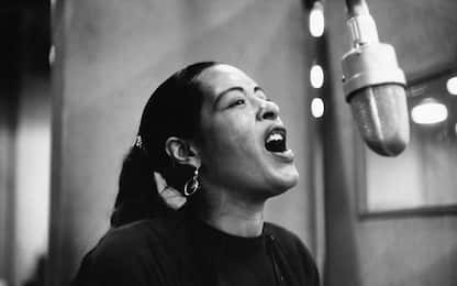 Billie Holiday moriva 65 anni fa: cosa sapere sulla cantante jazz