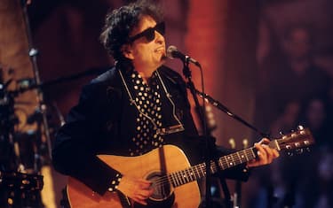 Bob Dylan performing on MTV unplugged at the Sony Music Studio in New York City on November 18, 1994 Photo by Frank Micelotta/Getty Images.