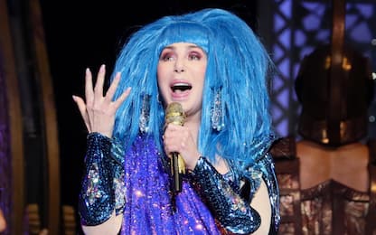 Cher augura ai fan "Happy Pride Month" nel suo primo TikTok