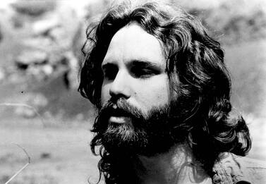 Jim Morrison moriva 50 anni fa: chi era il leader dei Doors