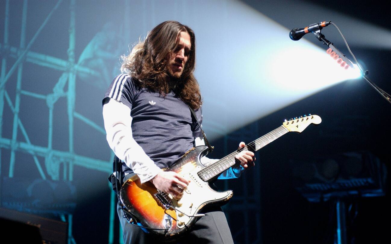 John Frusciante, arrivano gli album I e II la storia del chitarrista